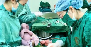 Mổ bắt con khẩn cấp và lọc máu cứu sản phụ viêm tụy cấp nguy hiểm