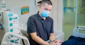 Chồng hiến gan cứu vợ: Tình yêu vượt qua lằn ranh sinh tử
