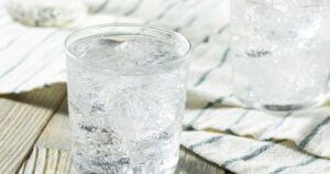 Nước ngọt có ga và ảnh hưởng xấu tới sức khỏe xương của bạn