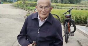 Thói quen ăn uống lạ lùng giúp cụ Zhan Changcheng sống thọ 111 tuổi