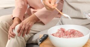Thói quen nấu nướng gây loãng xương , nhiều bà nội trợ vẫn thường mắc phải