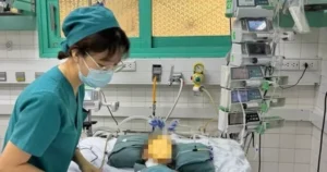 Bé gái 3 tuổi nhiễm Adenovirus nguy hiểm gây suy hô hấp cấp , cứu sống Nhờ ECMO