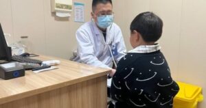 KỲ LẠ bé 8 tuổi phát hiện ung thư phổi nhưng bác sĩ nói không đáng lo