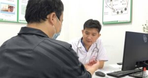 Phát hiện sán dây dài gần một mét trong đại tràng người đàn ông ăn đồ tái