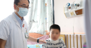 Bé trai 5 tuổi mắc ung thư tuyến giáp và 4 tín hiệu cảnh báo cha mẹ không nên bỏ qua