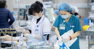 Trung tâm Cấp cứu A9, Bệnh viện Bạch Mai những ngày qua: 80 nhân viên căng mình cứu sống bệnh nhân, bỏ quên cái Tết ở phía sau