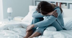 Phân biệt mệt mỏi thông thường và mệt mỏi do ung thư: Dấu hiệu cần chú ý
