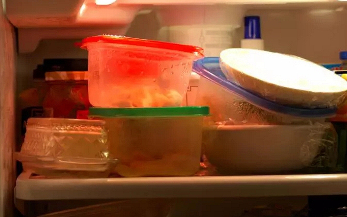 Phụ nữ mang thai tử vong do Listeria: Cảnh báo về thực phẩm trong tủ lạnh