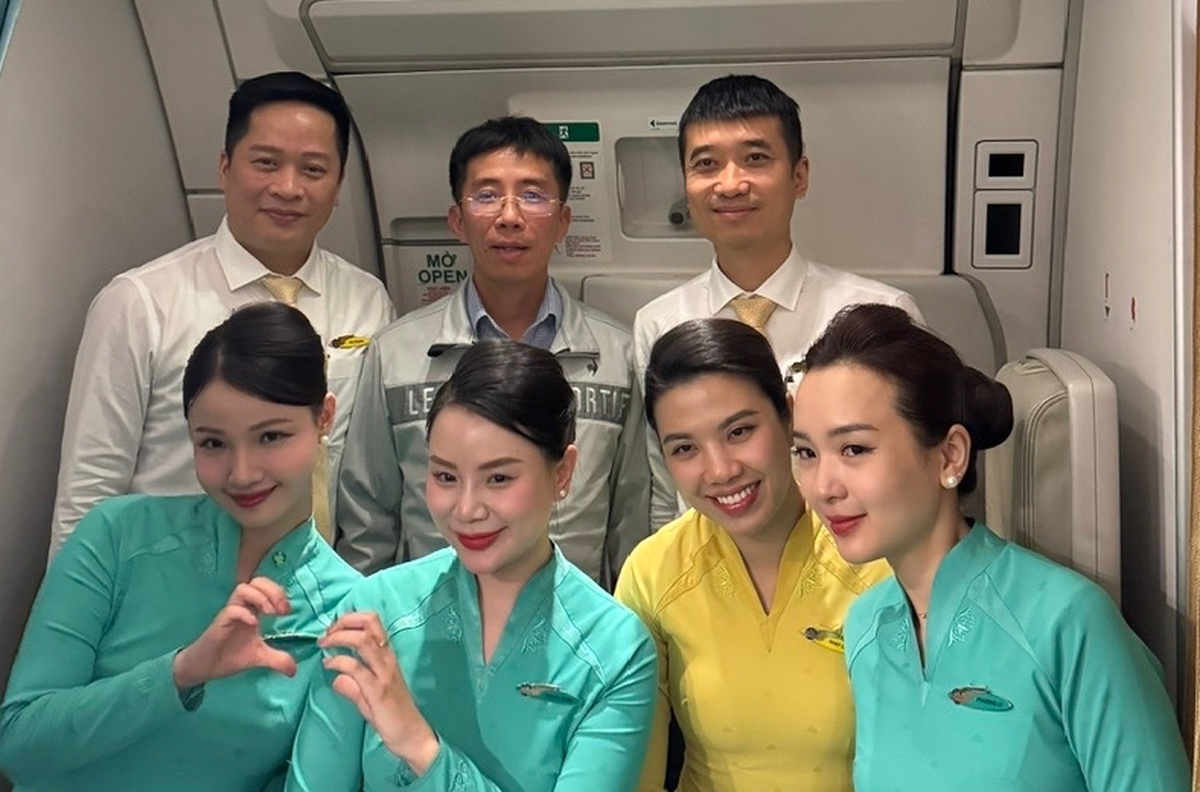 Bác sĩ Bệnh viện Bạch Mai cứu hành khách liệt mặt trên chuyến bay đi Pháp năm 2026