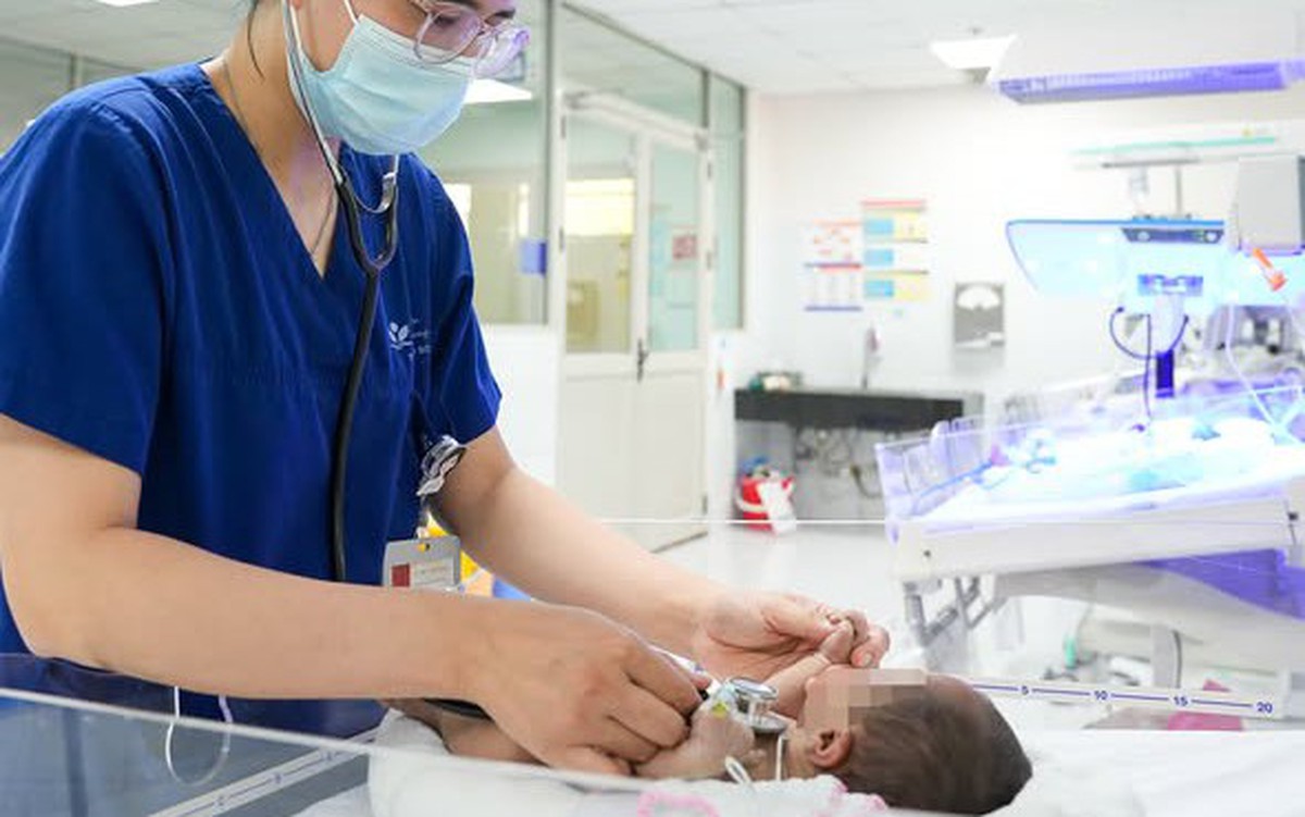 Bé trai sơ sinh mang nhóm máu hiếm được cứu sống nhờ quyết định đặc biệt của bác sĩ