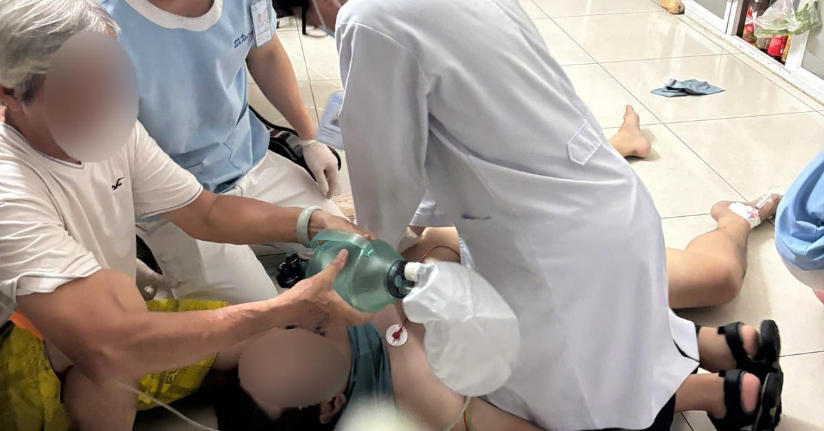Nam giáo viên 38 tuổi đột ngột gục xuống ngưng tim sau bữa cơm gia đình, hình ảnh người cha già đầu bạc trắng bật khóc khiến bác sĩ ám ảnh