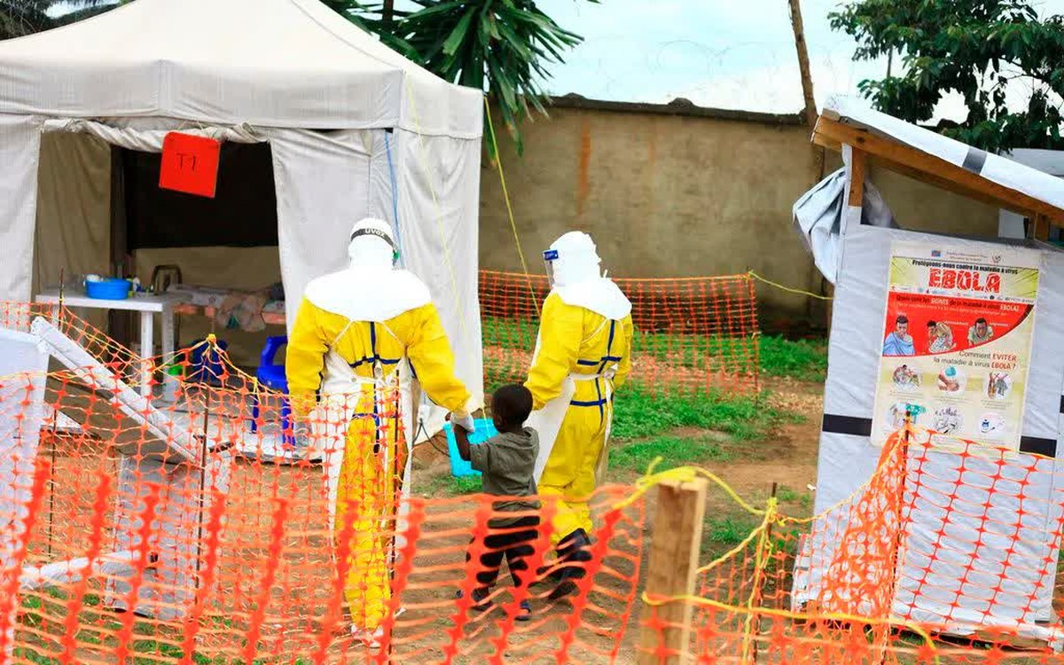 Nguy cơ lây lan virus Ebola xuyên biên giới tại Congo và Uganda năm 2026