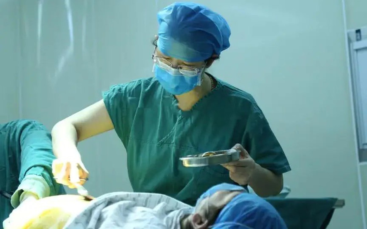 Sản phụ ho nhẹ 1 tiếng, cả bệnh viện bước vào trạng thái báo động cấp cứu cao nhất